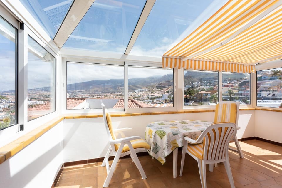 Balcony/Terrace, Mountain view