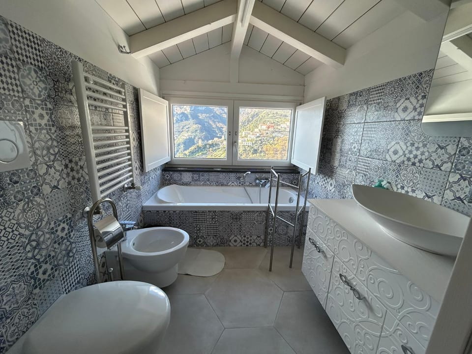 Toilet, Bathroom, Photo of the whole room, Bath