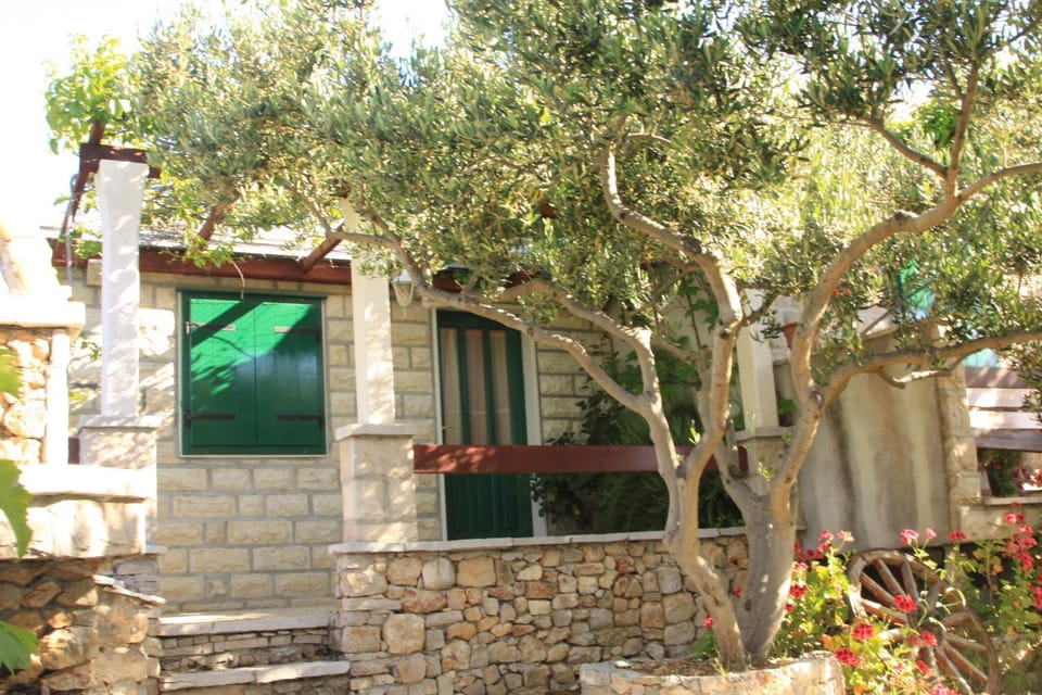 Patio, Facade/entrance