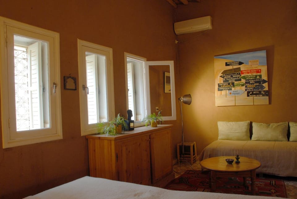 Bed, Kitchen or kitchenette, Photo of the whole room, Bedroom, Garden view, Facility for disabled guests