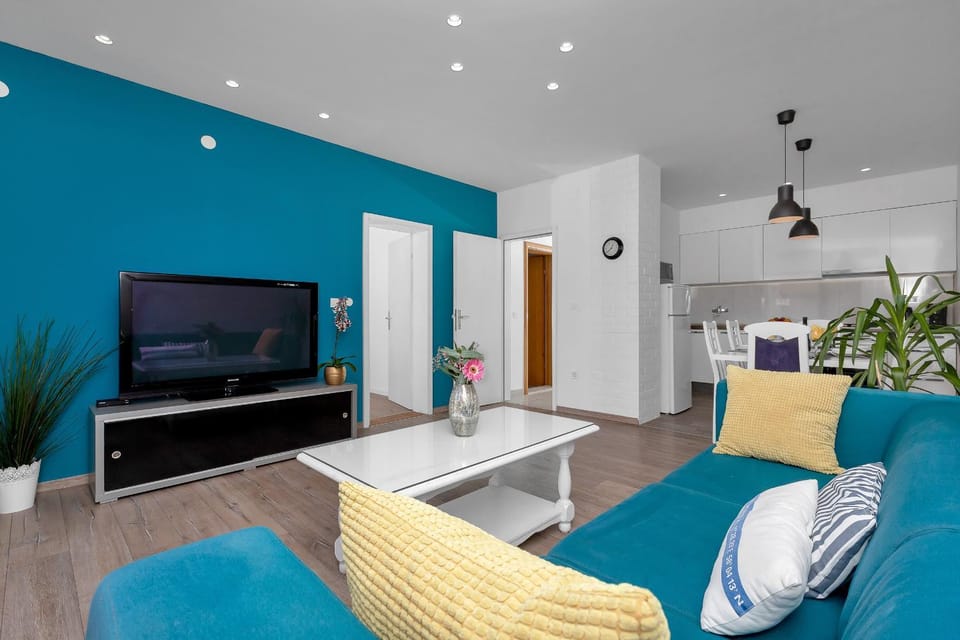 Communal lounge/ TV room, TV and multimedia, Living room, Seating area