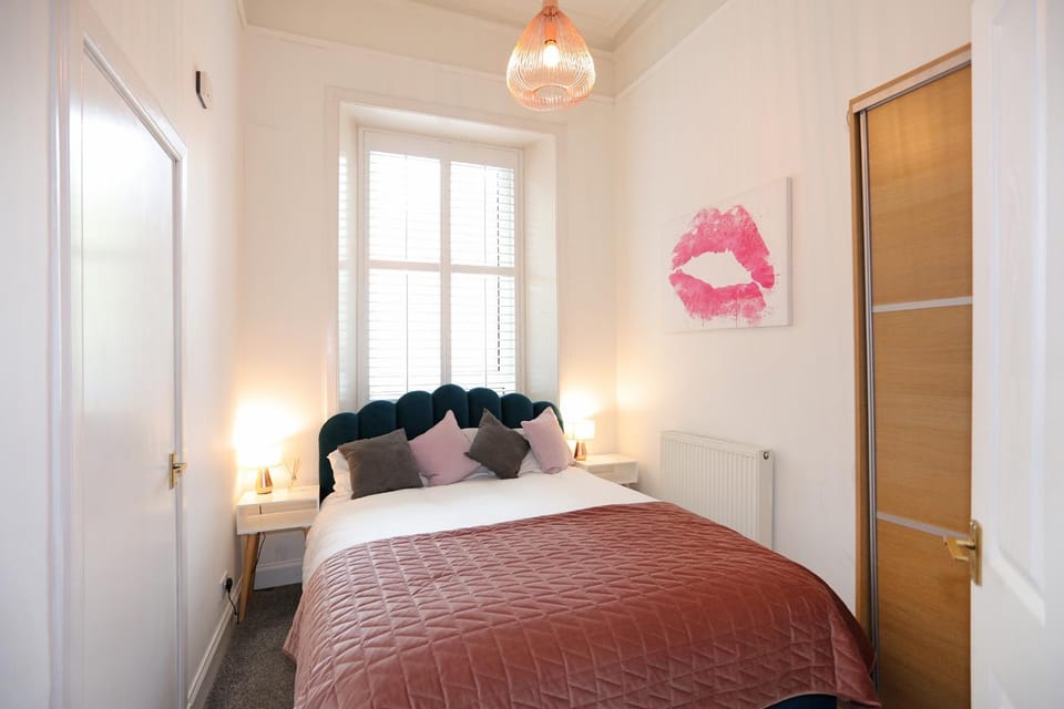 Bed, Photo of the whole room, Bedroom, wardrobe
