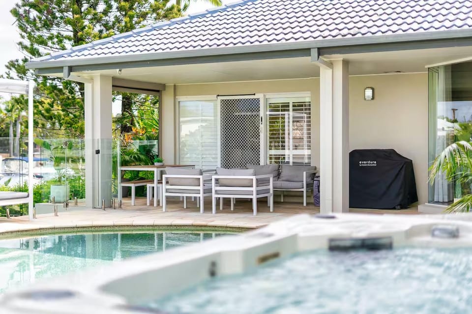 Patio, Hot Tub, Garden view, Pool view, Swimming pool, sunbed