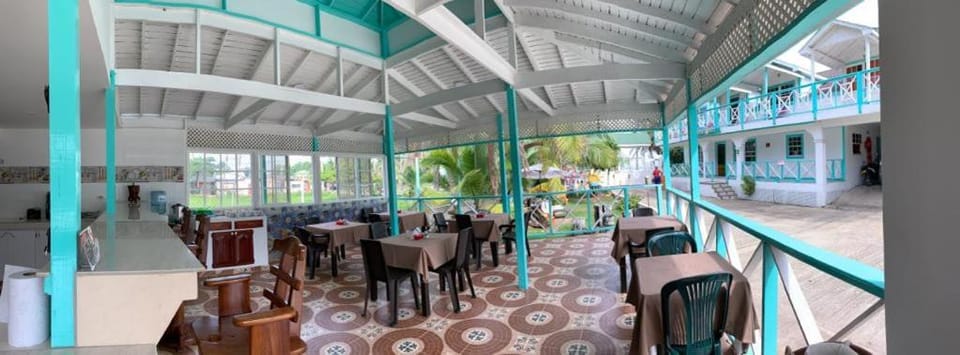 Villa Sunny Days Inn in La Loma