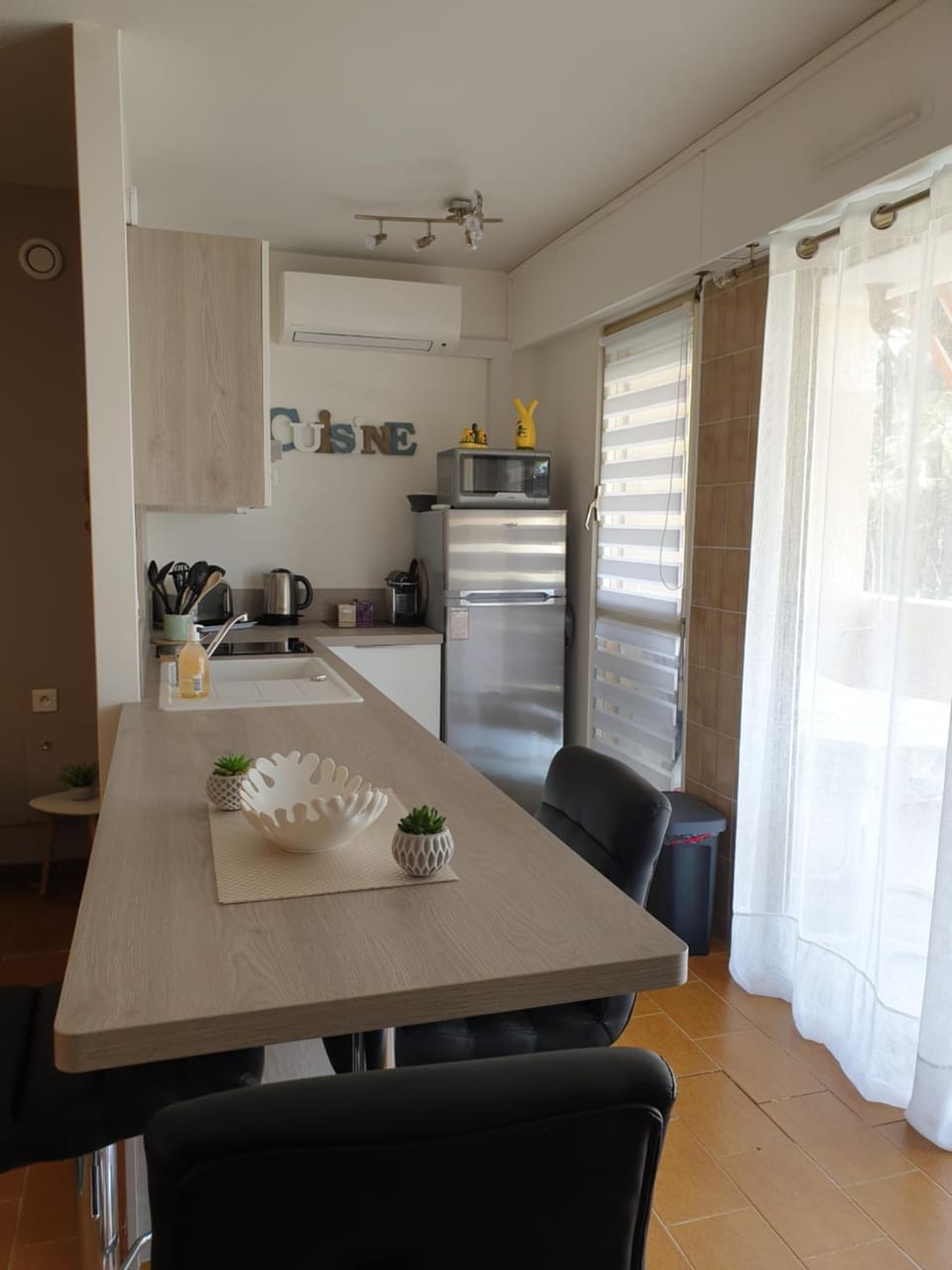 Dining area, minibar, pet friendly, stove