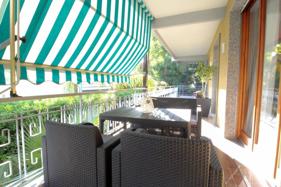 Parrots & Palms Apartment in Bordighera