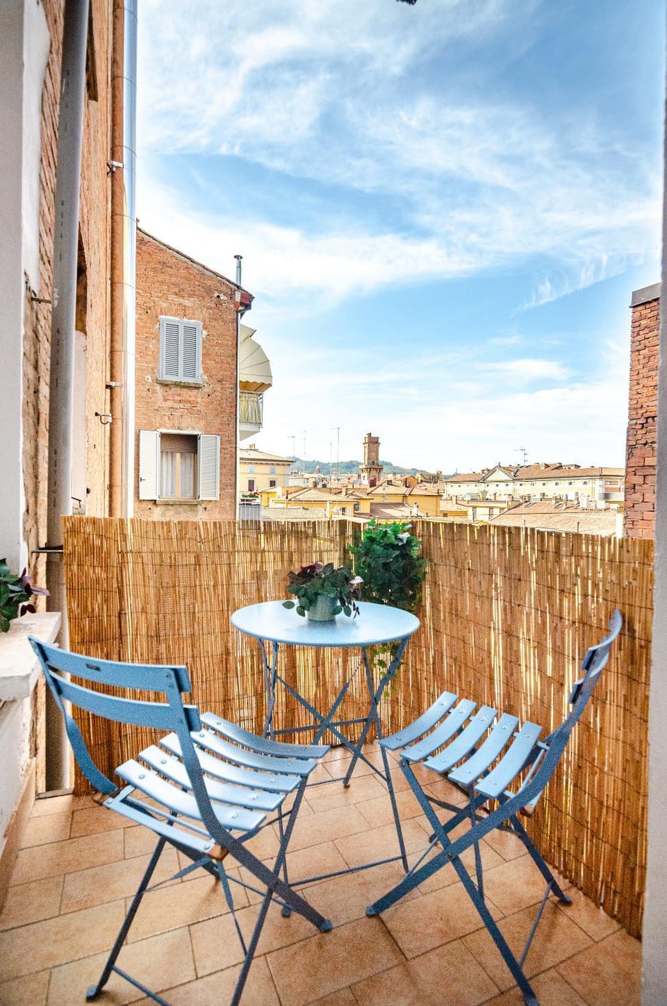 View (from property/room), Balcony/Terrace, City view
