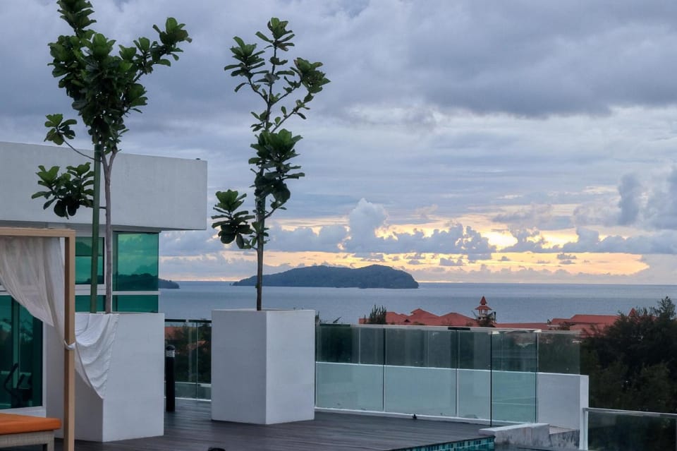Sea view, Swimming pool