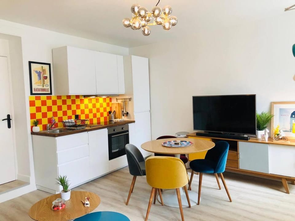 TV and multimedia, Kitchen or kitchenette, Dining area