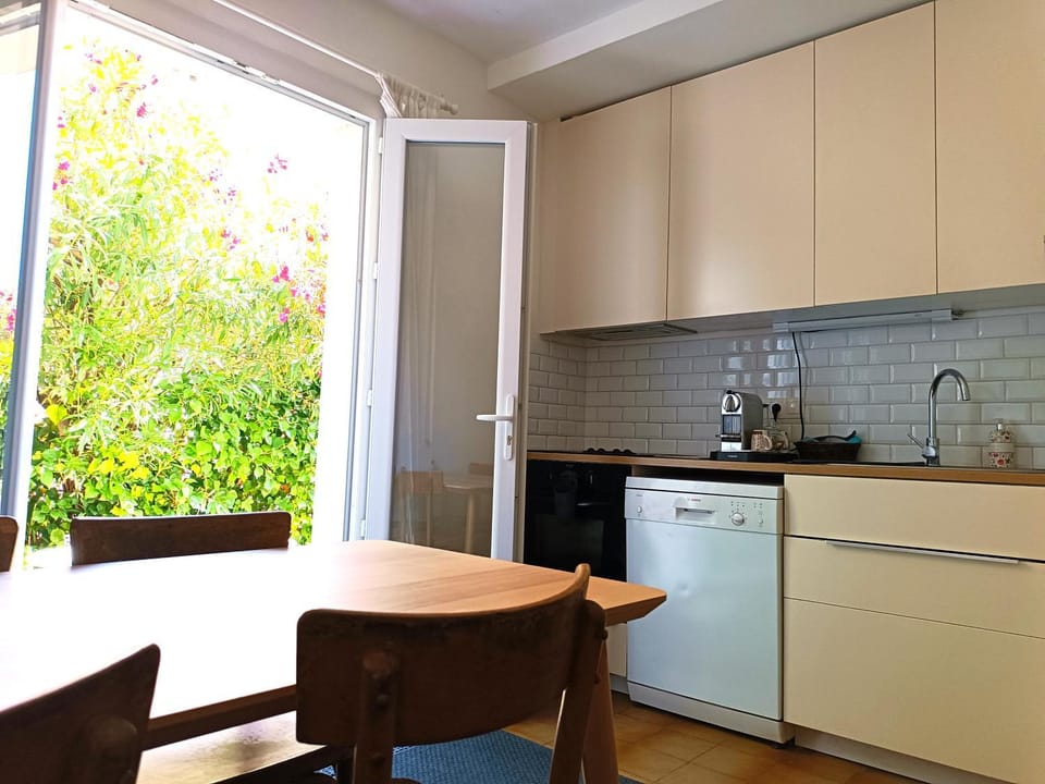 Les lauriers roses & sa piscine privative Apartment in Narbonne