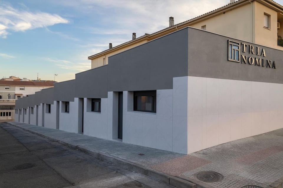 Property building, Day