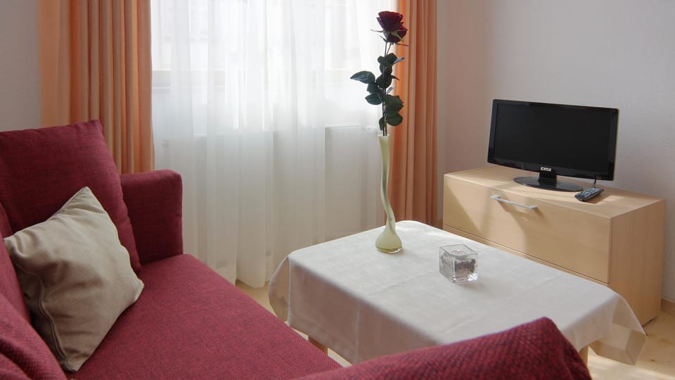 Living room, Photo of the whole room