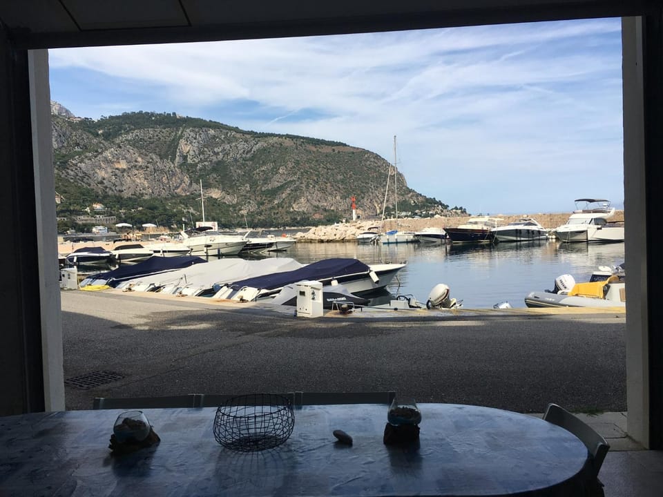 Mountain view, Sea view