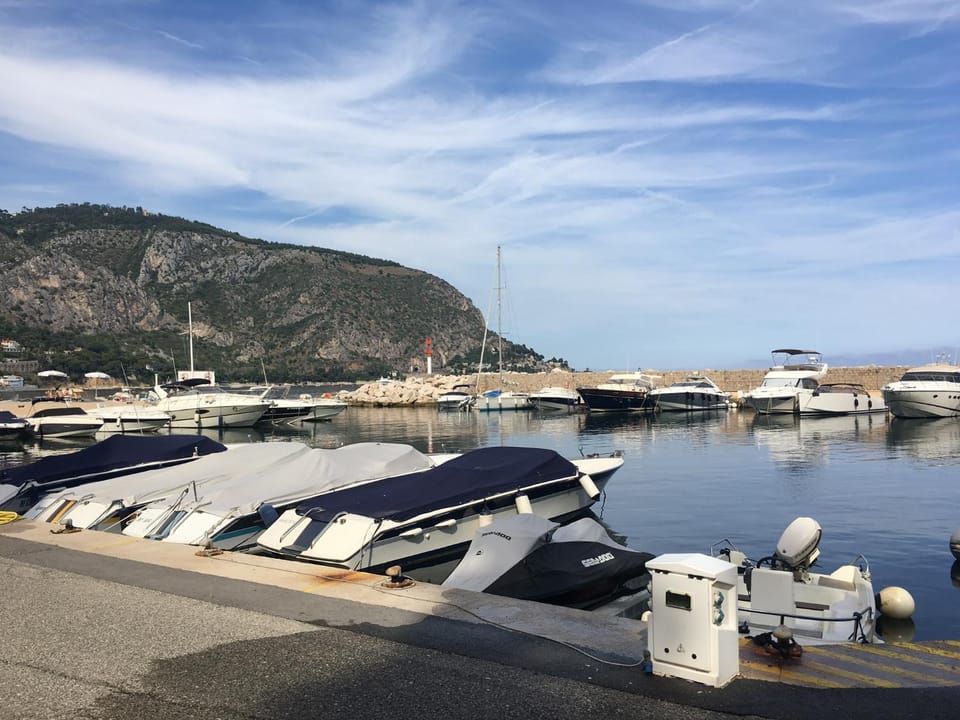 Mountain view, Sea view