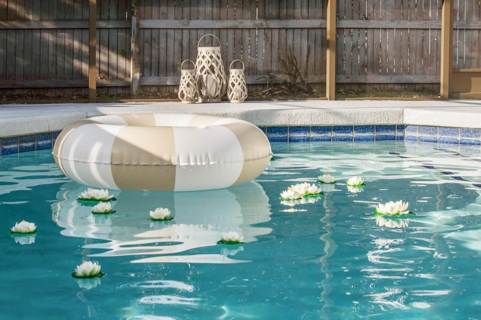 Pool view, Swimming pool