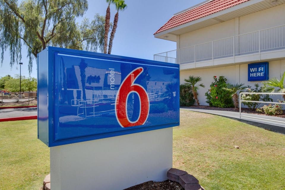 Property building, Property logo or sign, Street view