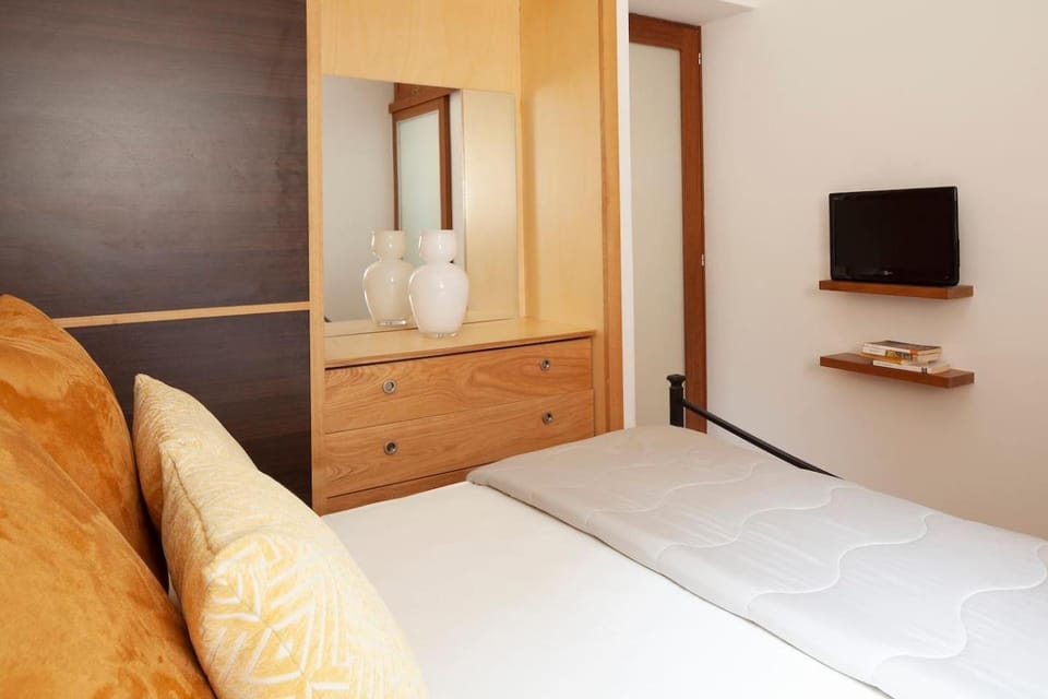 TV and multimedia, Bedroom