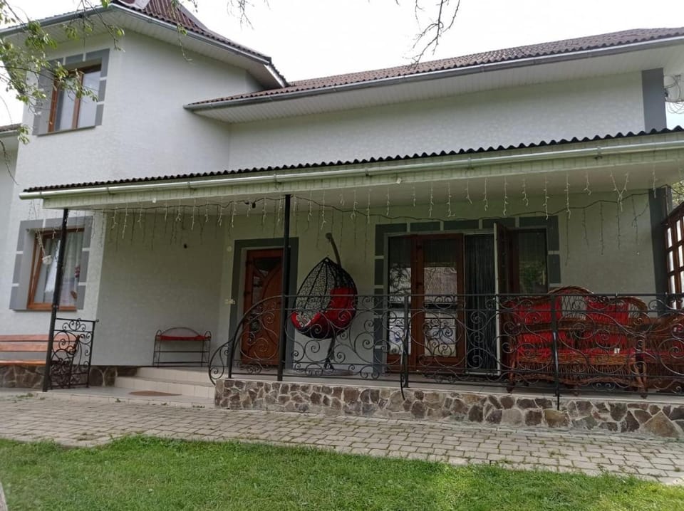 Fetal Hut - Плідна Хата House in Ukraine