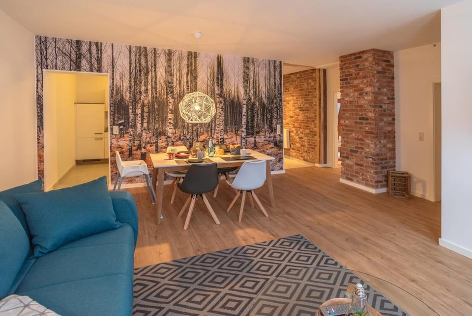 Living room, Photo of the whole room, Decorative detail, Dining area