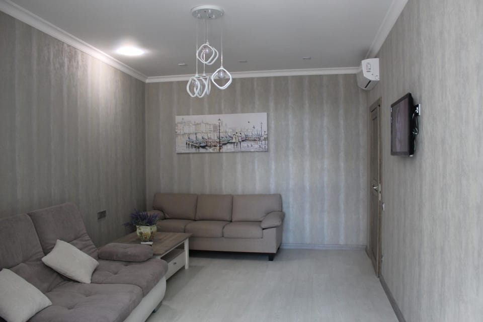 Two-Room Arcadia Apartments Apartment in Odessa