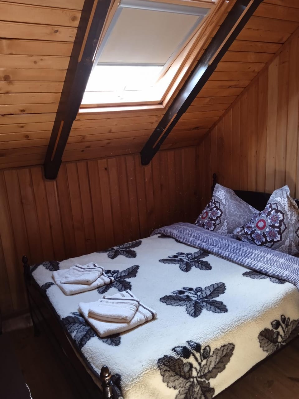 HANUL VANATORULUI Bed and Breakfast in Romania