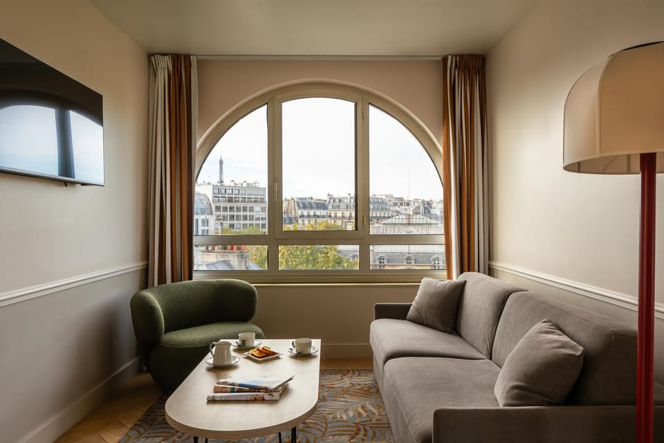 View (from property/room), View (from property/room), Living room, Seating area, City view