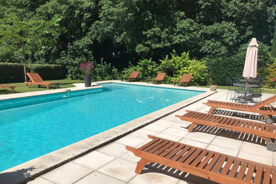 Stunning farmhouse with heated private pool in Provence House in Pernes-les-Fontaines