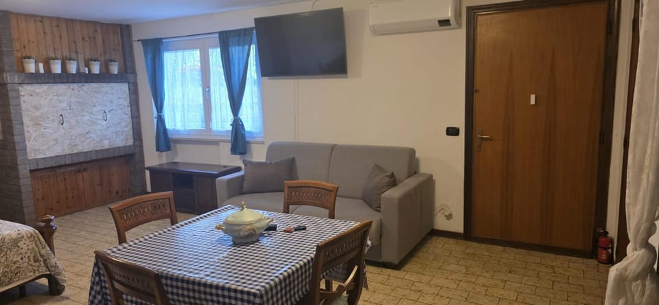Charming place with a fireplace nearby Saturnia Apartment in Manciano