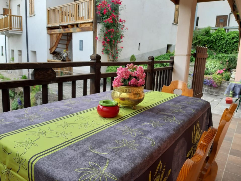 Patio, Day, Garden, View (from property/room), Balcony/Terrace, Balcony/Terrace, Seating area, Dining area, Garden view
