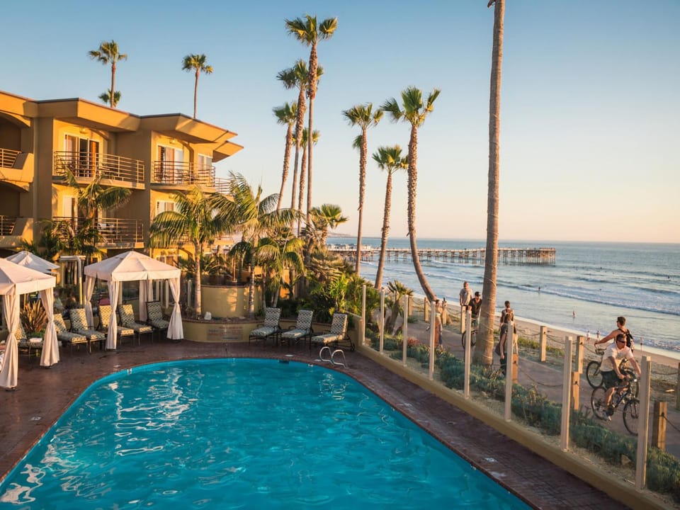Patio, Balcony/Terrace, Beach, Swimming pool, Swimming pool, Sunset