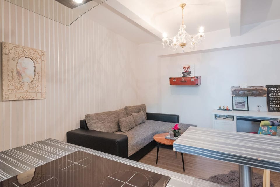 Living room, Photo of the whole room, Seating area