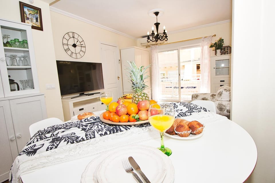 TV and multimedia, Dining area, Food