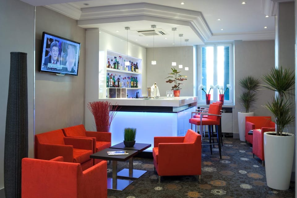 Lounge or bar, Drinks