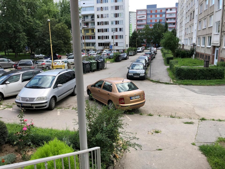 Property building, Neighbourhood, Street view, Location, Parking