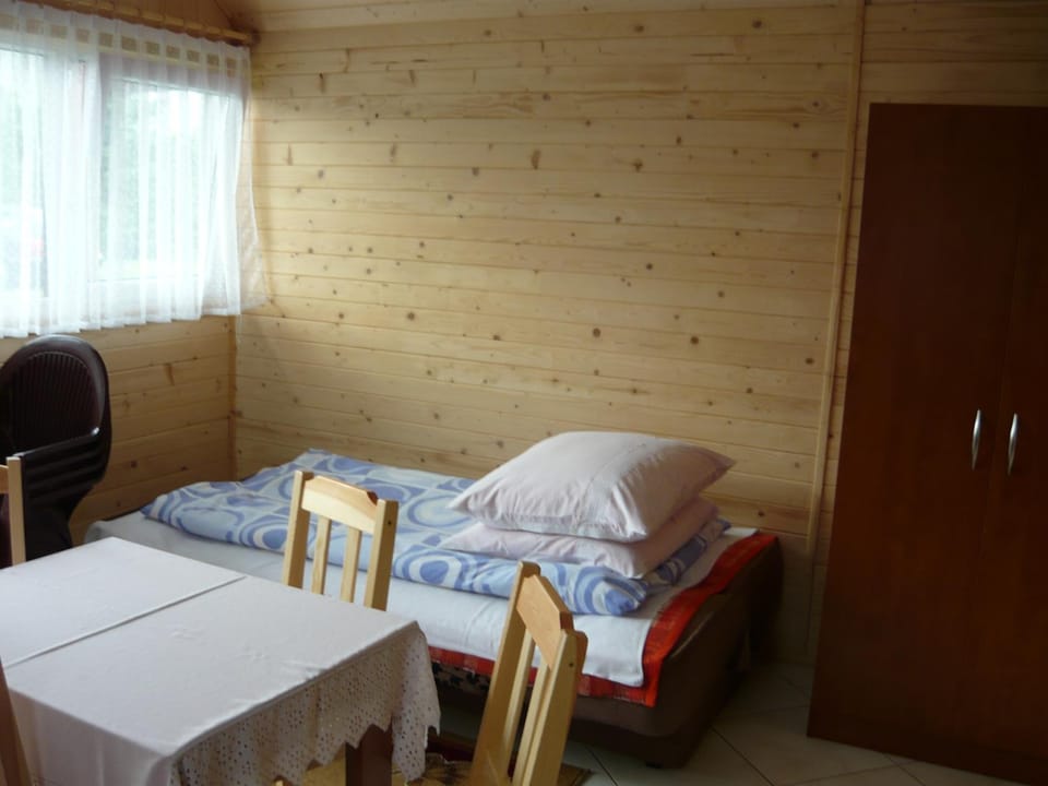 Bed, Living room, Photo of the whole room, Seating area, Dining area, Bedroom