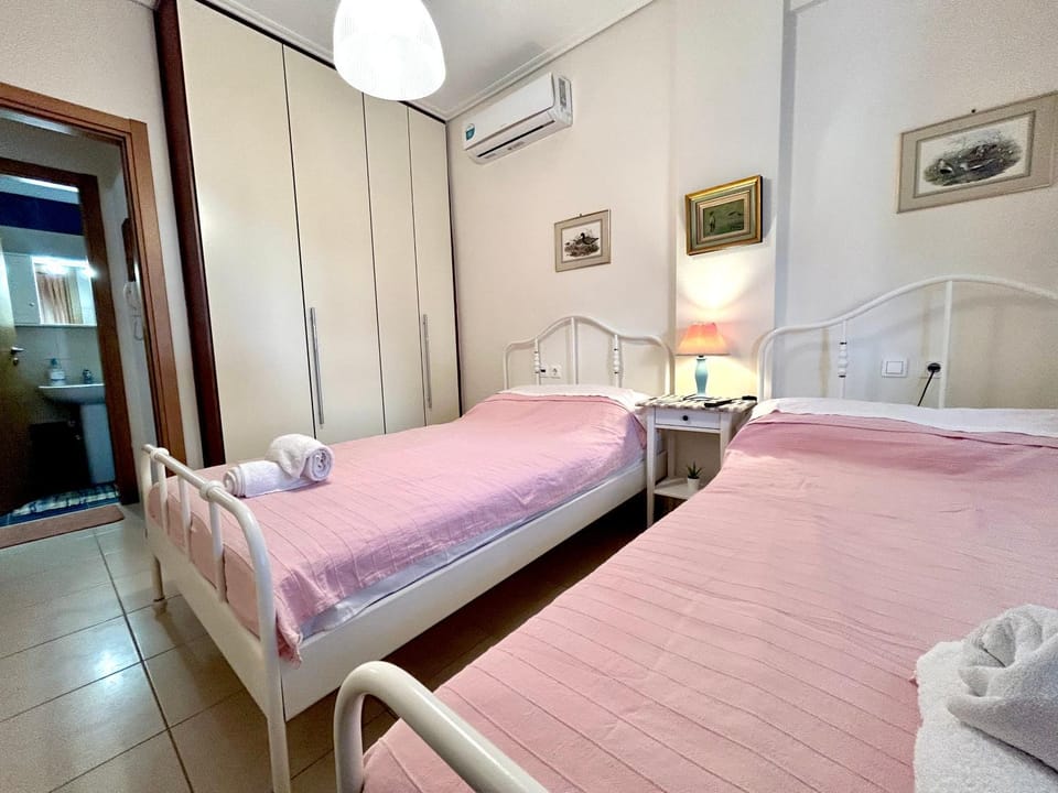 Bed, Bedroom, air conditioner
