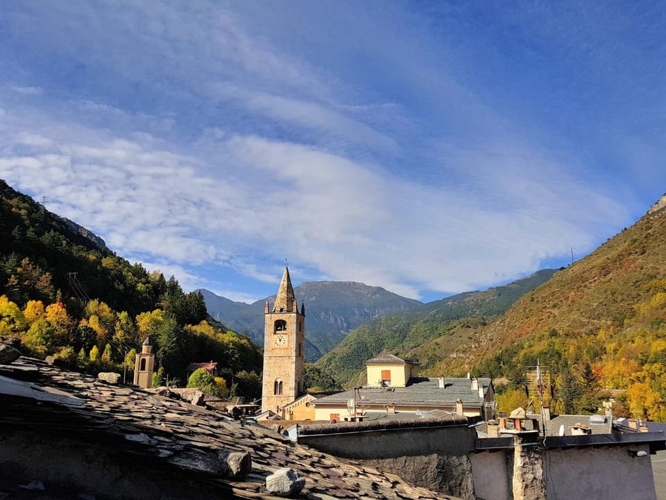 Nearby landmark, Day, Natural landscape, Mountain view