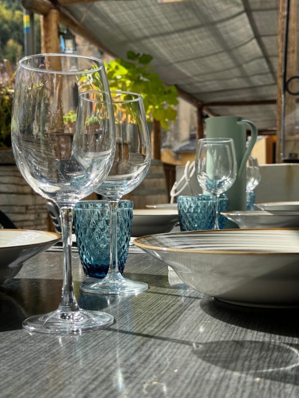 Patio, Food and drinks, Dining area, Drinks