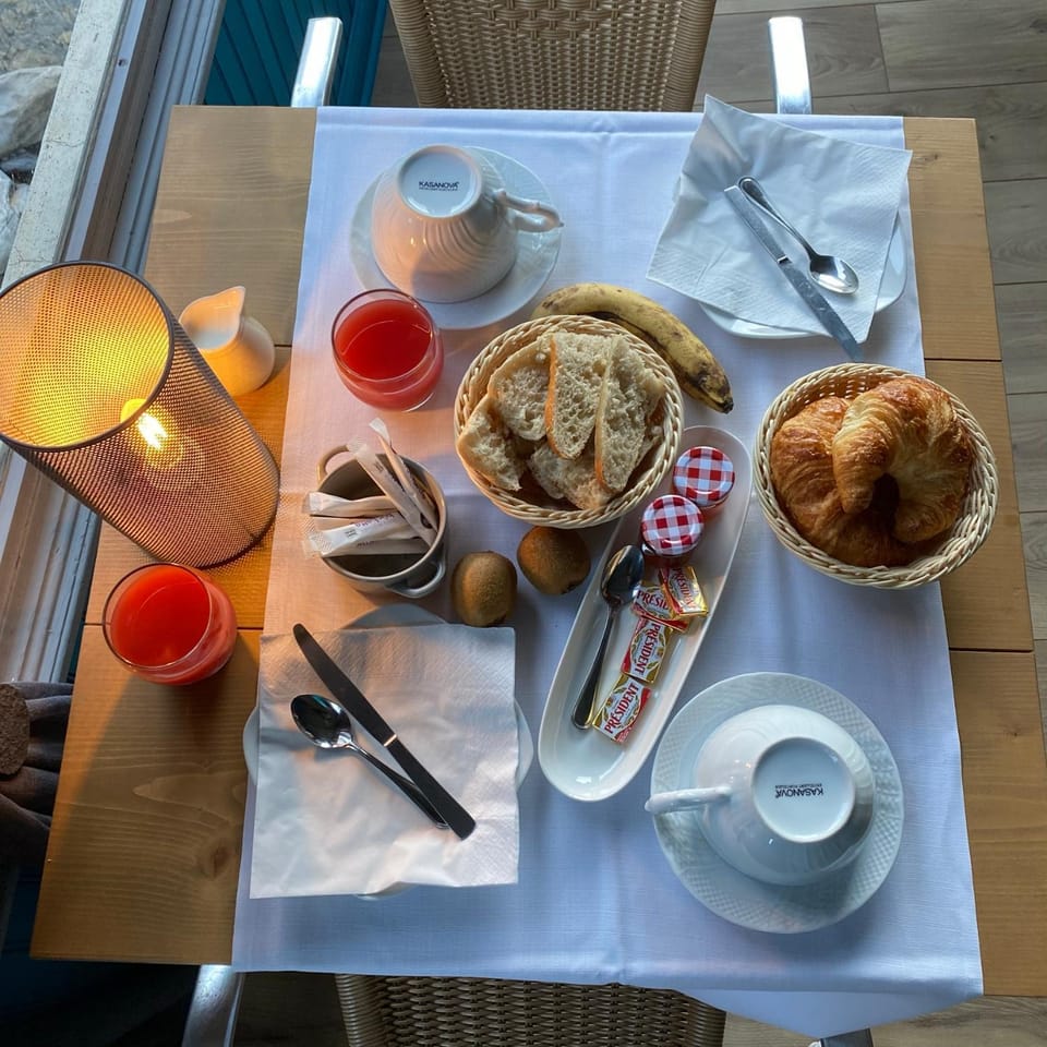 Food and drinks, Food, Breakfast, Drinks