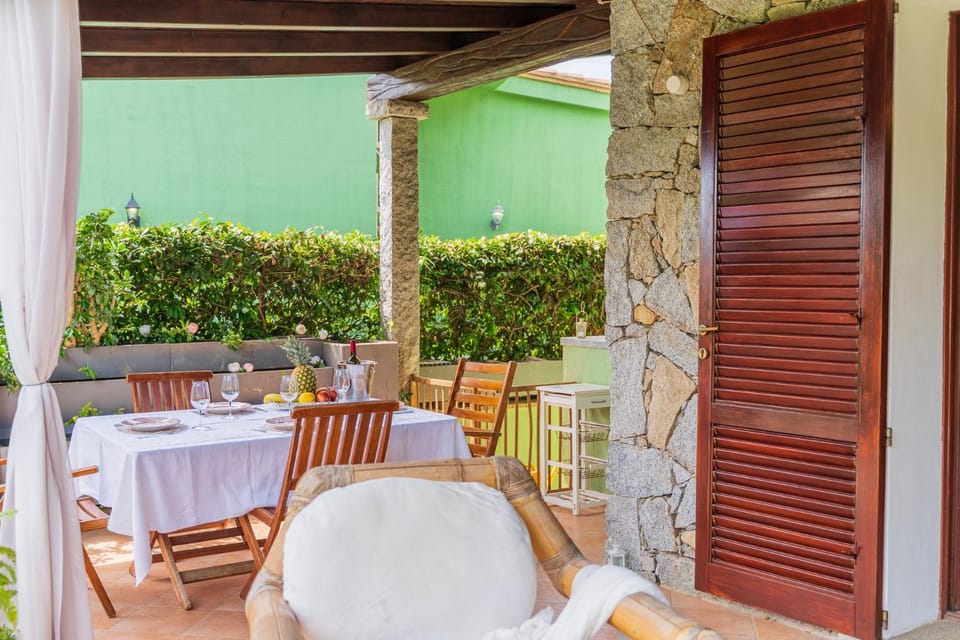 Patio, Dining area