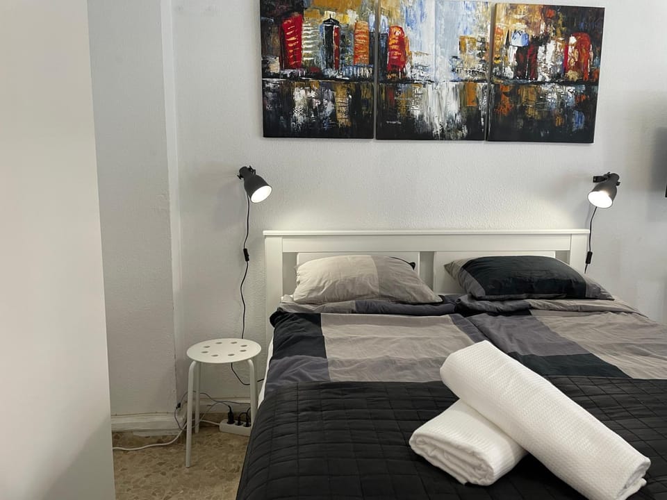 Fuengirola, Los Boliches - Nice Studio Right on the Beach. Apartment in Fuengirola