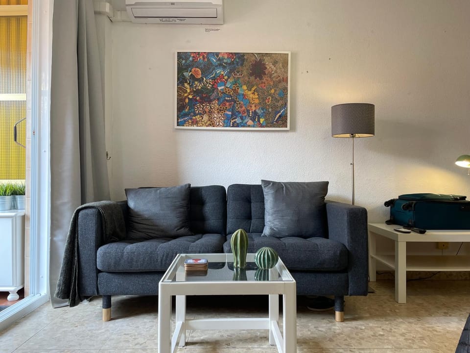 Fuengirola, Los Boliches - Nice Studio Right on the Beach. Apartment in Fuengirola