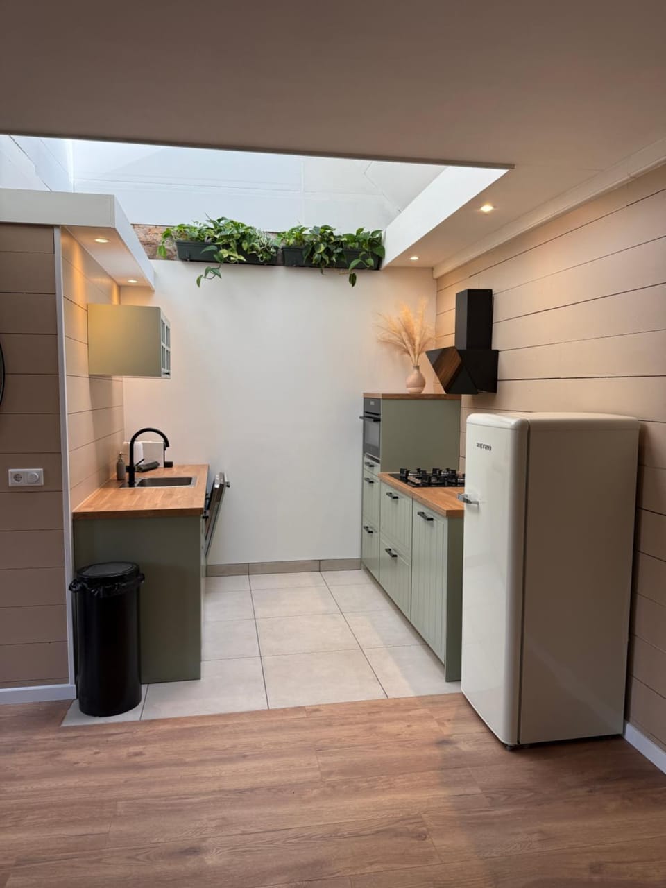 Spacious 70m2 apartment in city centre with lovely terrace Apartment in Alkmaar