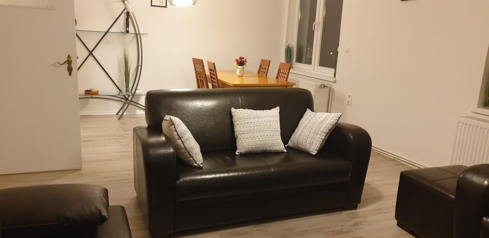 Zwei Etagen Wohnung im Grünen Apartment in Berlin