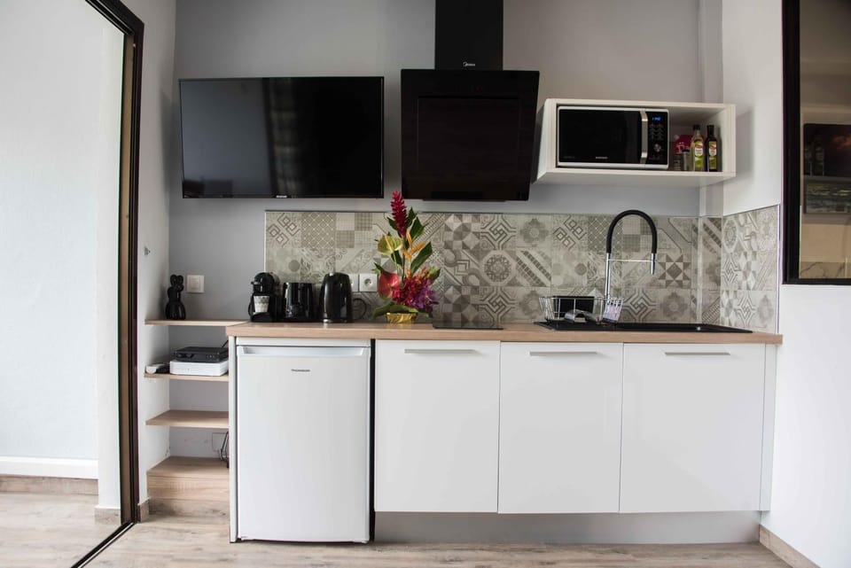 Coffee/tea facilities, Kitchen or kitchenette, Communal kitchen