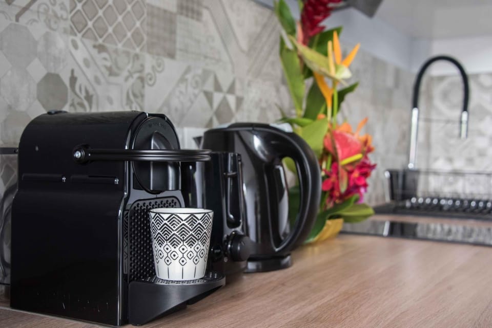 Coffee/tea facilities, Kitchen or kitchenette