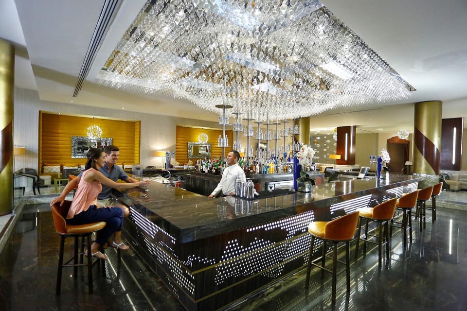 Restaurant/places to eat, Lounge or bar, Lounge or bar