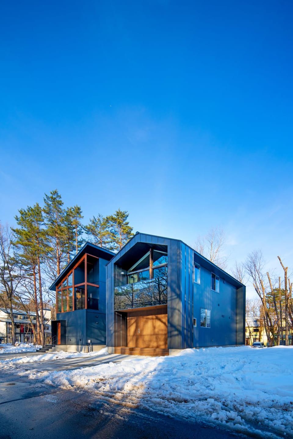 Property building, Day, Winter