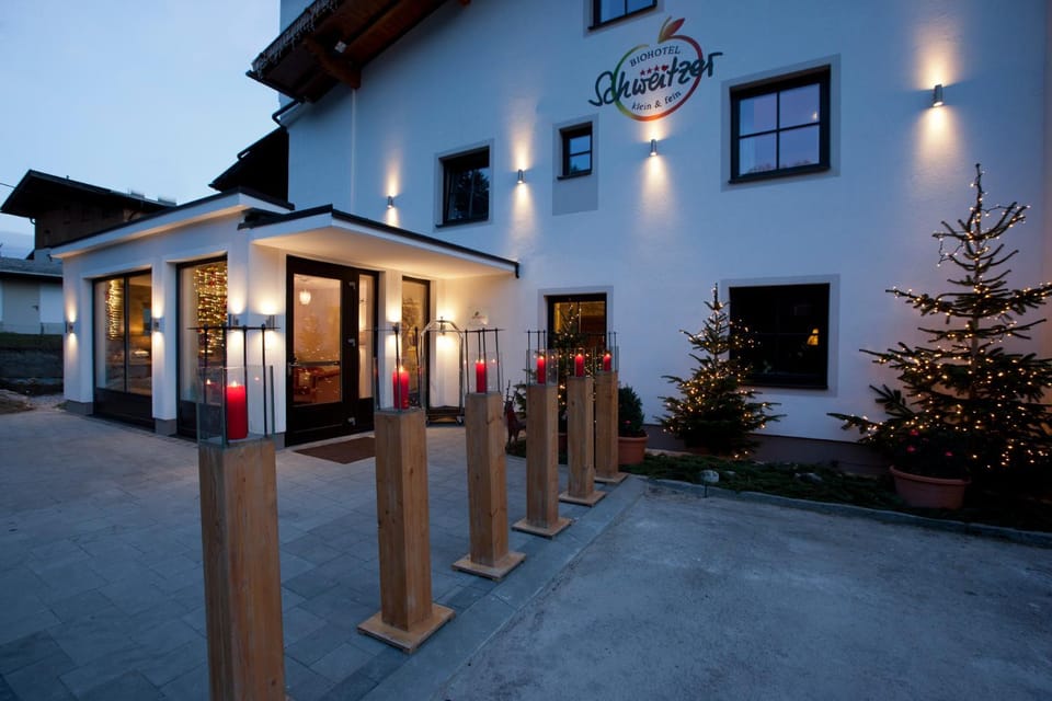 Facade/entrance, Winter