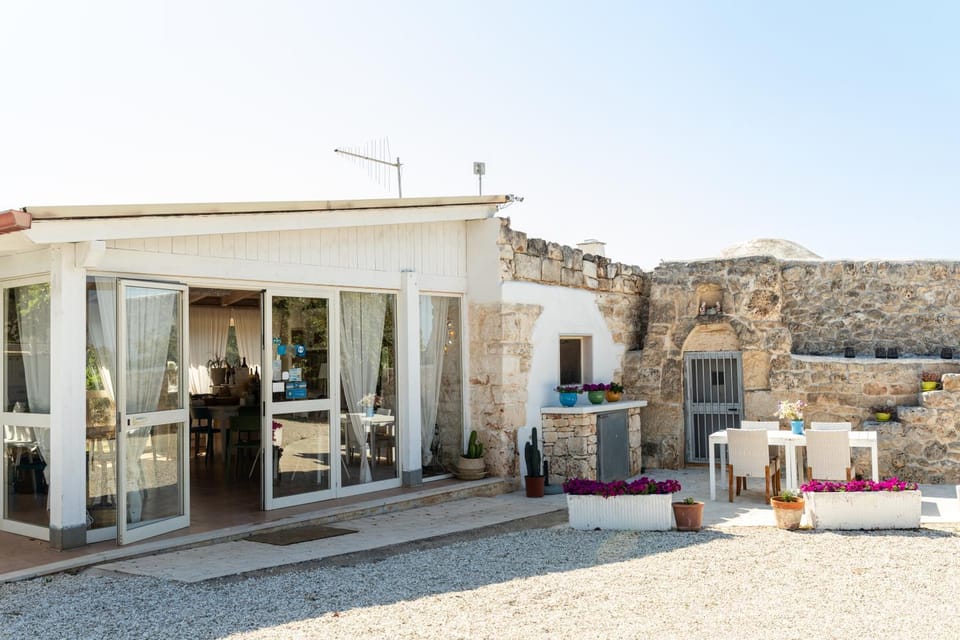 Property building, Restaurant/places to eat